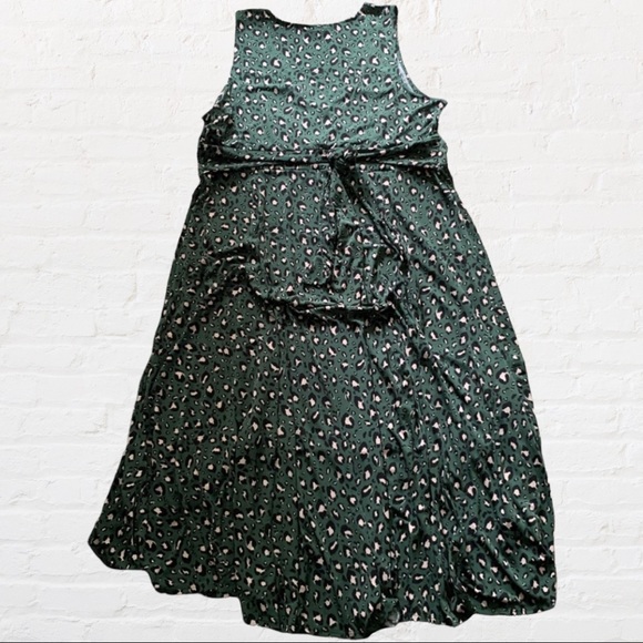 TORRID | 3X | Green Leopard Hi-Low Dress - Picture 3 of 6